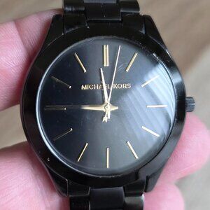 FREE WATCH@! Micheal Kors Slim Runway Black Dial & Bracelet M3221